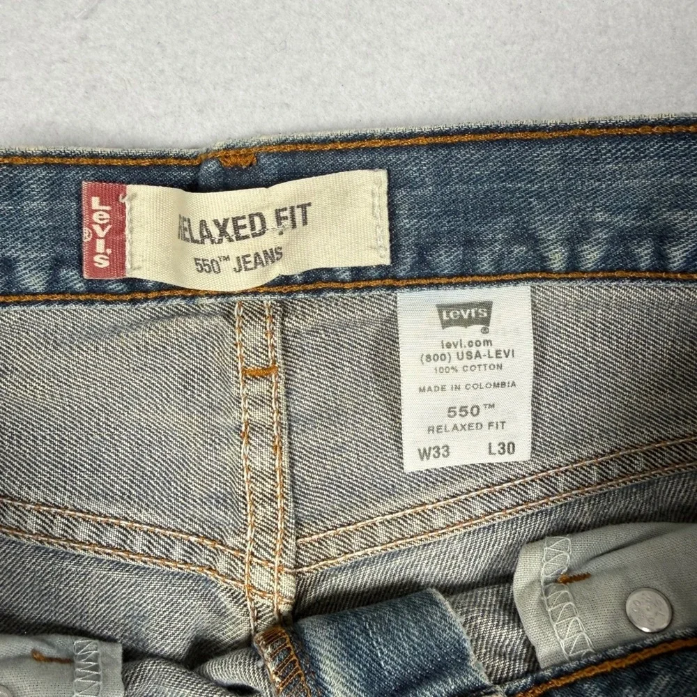 Vintage Y2K Levis 550 Relaxed Fit Jeans 33x30 Blue Denim Medium Wash Tapered Leg